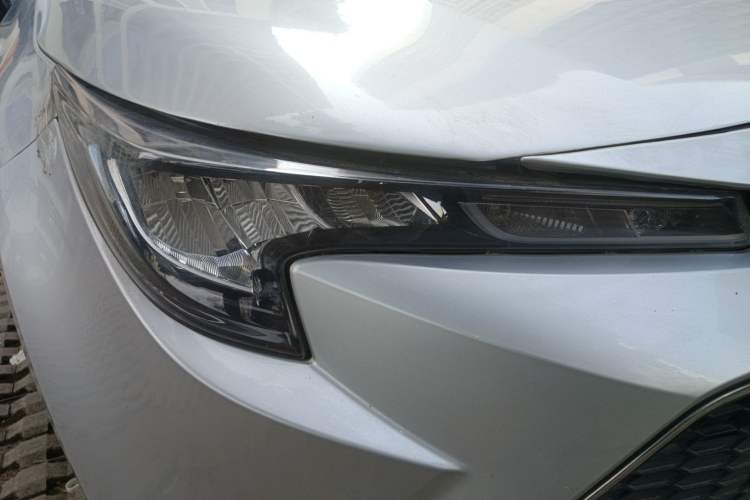 Used Toyota Levin 2019 Dual-Engine 1.8H E-CVT Luxury Edition China VI Standard Right Front Headlight