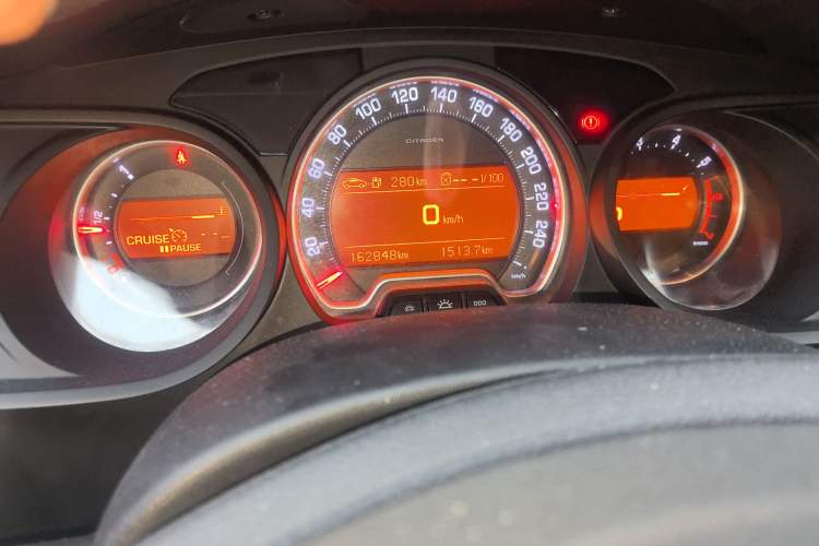 Used Citroen C5 2011 2.3L Automatic Zunyu Version Odometer Close Up