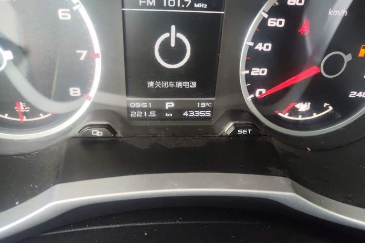 Used Geely Auto Emgrand X7 Sport 2018 1.8TD Automatic Two-Wheel Drive Zhiya Model Odometer Close Up