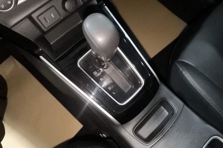 Used Nissan Sylphy 2021 Classic 1.6XL CVT Luxury Edition Gear Lever