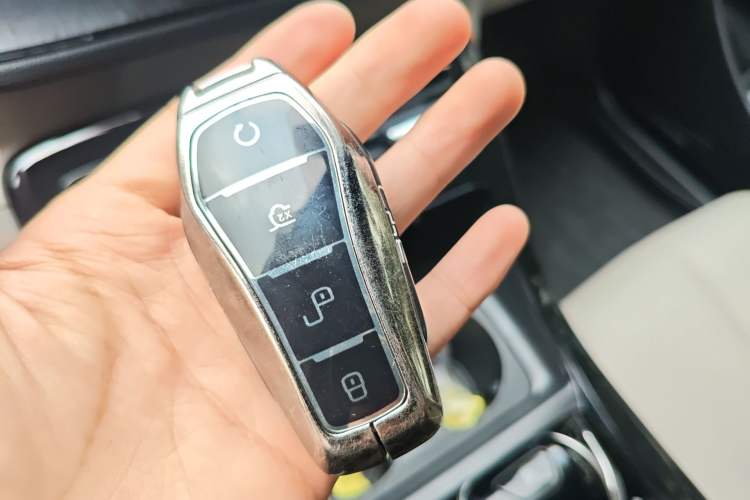 Used BYD Qin PLUS 2024 HONOR Edition DM-i 55KM Leading Model Vehicle Key