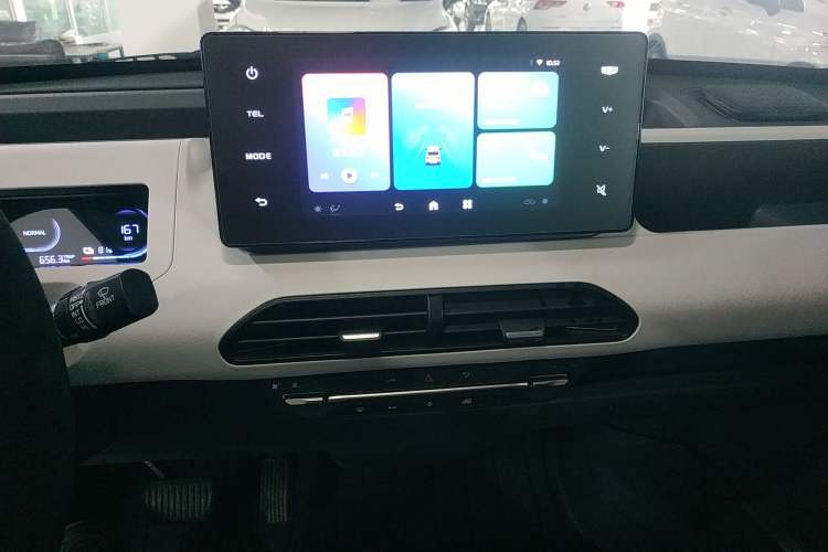 Used Geely Galaxy Panda 2023 Panda Mini 200km Endurance Bear Audio And AC Panel