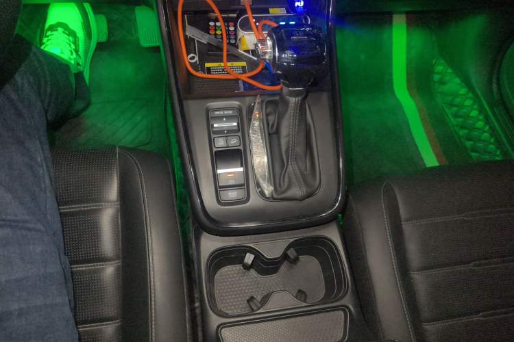 Used Honda CR-V 2023 240TURBO Two-Wheel Drive FENGSHANG Edition 5 Seats Gear Lever