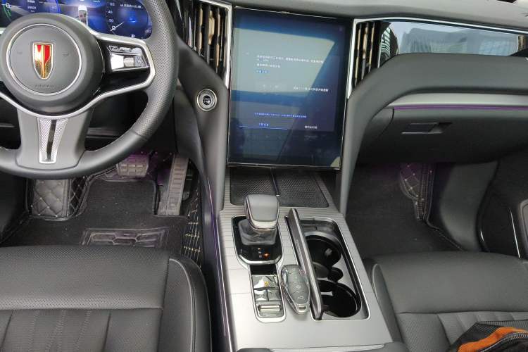 Used Hongqi HS7 PHEV 2024 2.0T PHEV Four-Wheel Drive Flagship Edition 6 Seats
