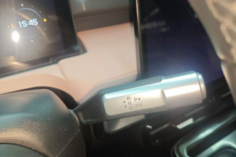 Used AION Y 2022 Plus 70 Smart Edition Gear Lever