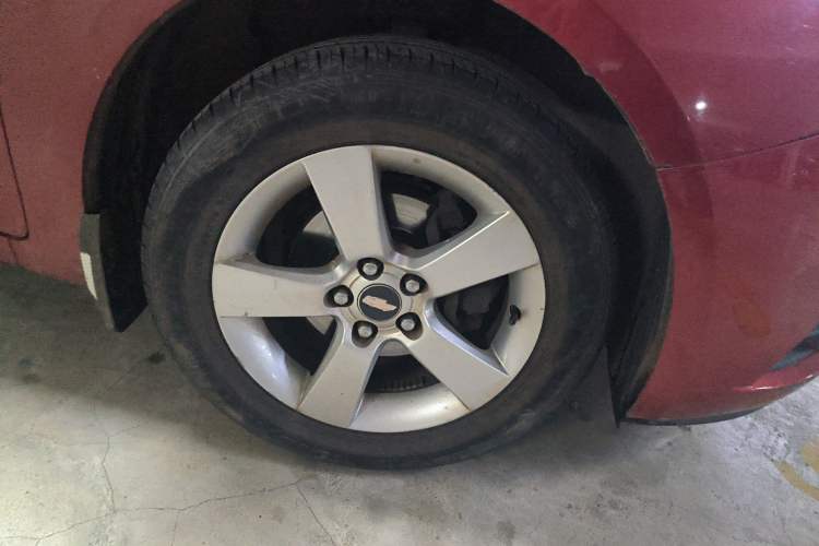 Used Chevrolet Cruze 2009 1.8L SE AT Right Front Wheel Hub