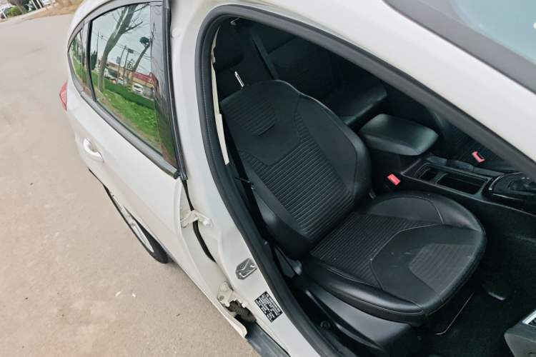 Used Ford Focus 2015 Hatchback 1.6L Automatic Fashion Edition