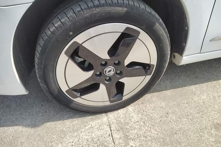 Used Dongfeng Aeolus E70 2021 Revised Version 2 360H Battery-Swap Edition Exterior 4