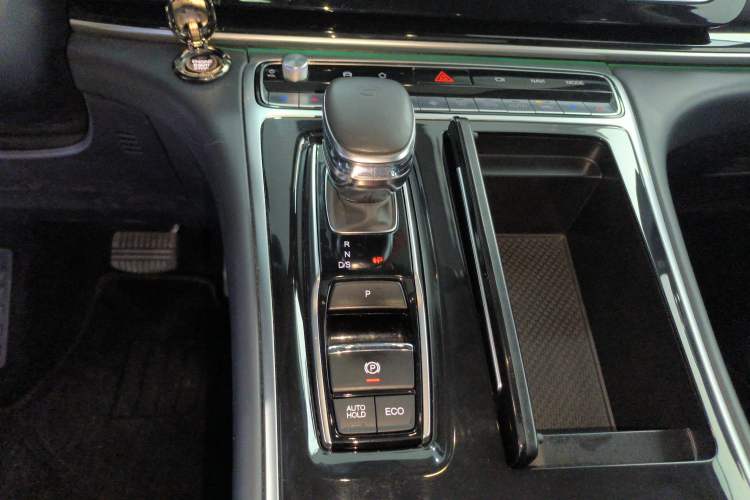 Used GAC Trumpchi M8 2023 Lingxiu Series 390T Prestige Edition Gear Lever