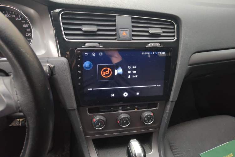 Used Volkswagen Golf 2016 1.6L Automatic Fashion Model