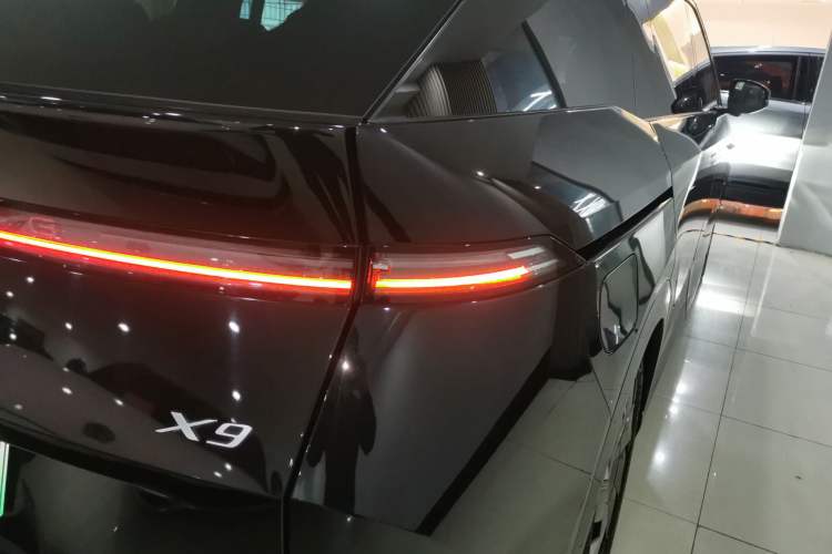 Used XPeng X9 2024 610 Long-Range Pro
