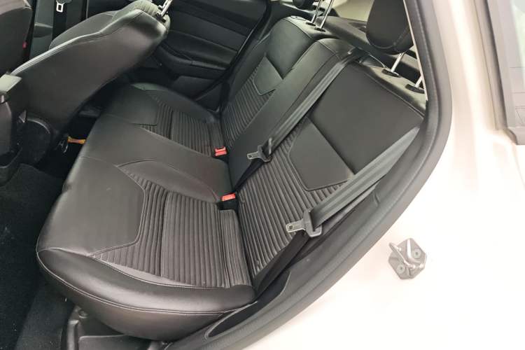 Used Ford Focus 2015 Hatchback 1.6L Automatic Fashion Edition