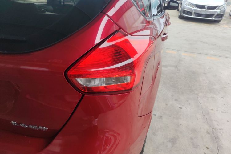 Used Ford Focus 2015 Hatchback 1.6L Automatic Fashion Edition