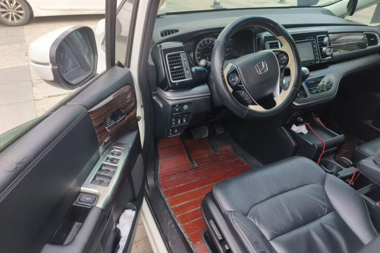 Used Honda Elysion 2016 2.4L Supreme Edition
