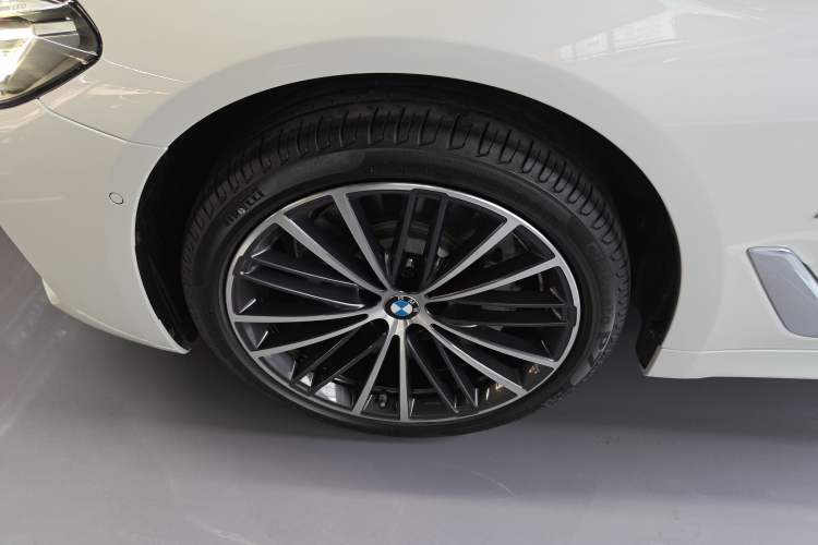 Used BMW 5 Series 2022 Restyled 530Li Leading Edition M Sport Package
