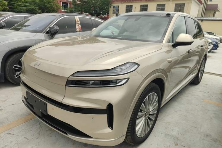 Used ONVO Luxeed L90 2025 Model—Ultra Six-Seater Version