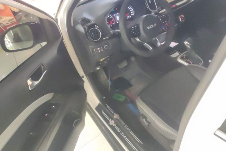 Used Kia kx1 Stonic 2021 1.4L CVT Sunroof Model