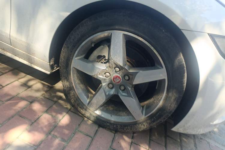 Used Jaguar XE 2015 2.0T 200 PS R-Sport