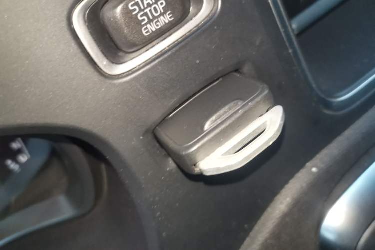 Used Volvo V40 2013 2.0T Zhiya Edition
