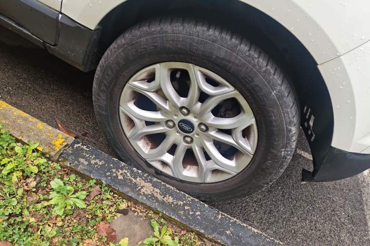 Used Ford EcoSport 2013 1.5L Automatic Prestige Model
