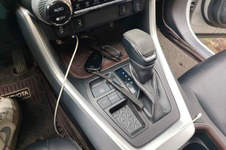 Used Toyota RAV4 2020 2.0L CVT Two-Wheel Drive Prestige Edition