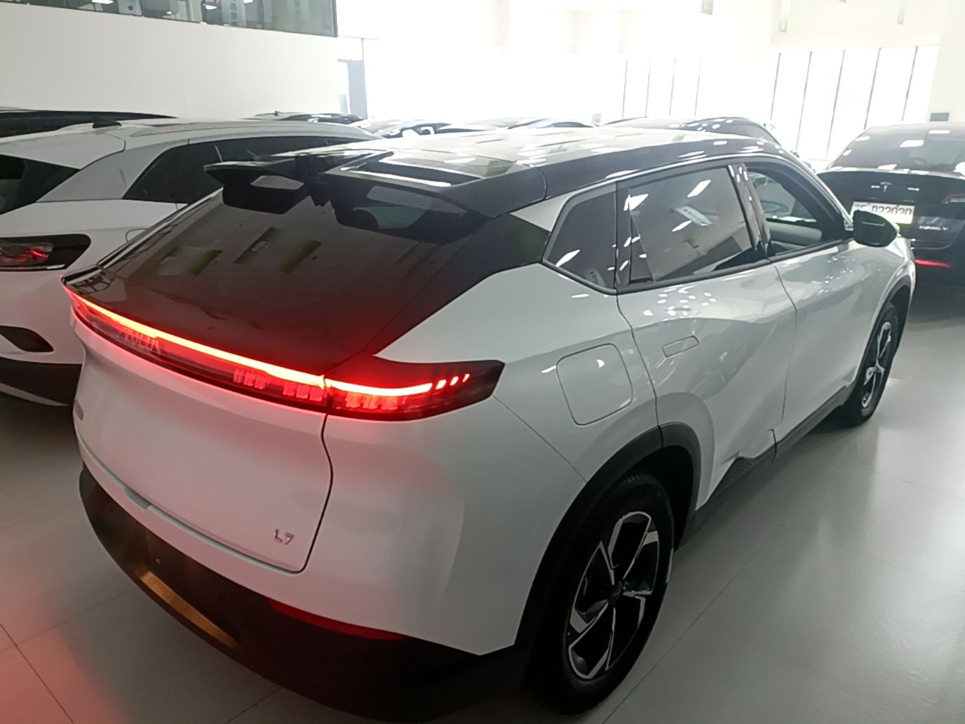Dongfeng Aeolus L7 New Energy — снимка 6