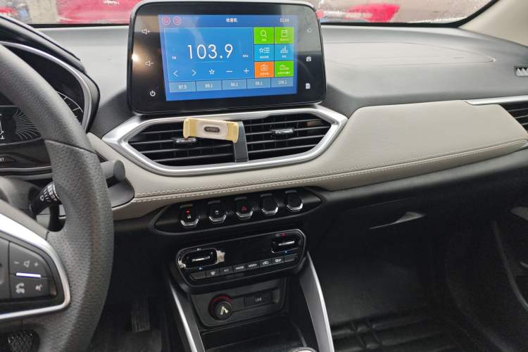 Used Baojun 510 2017 1.5L Manual Fashion Model
