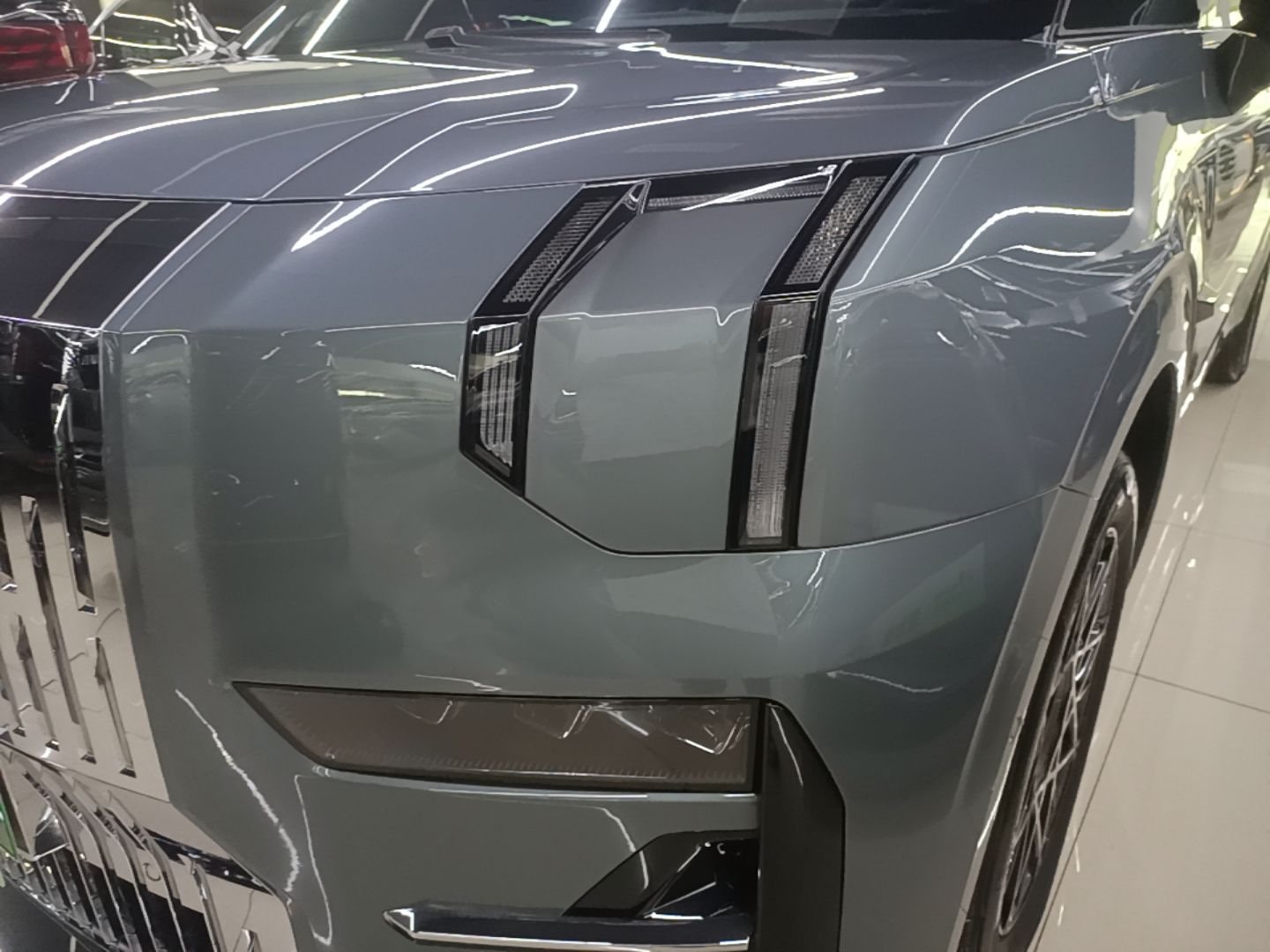 Zeekr 009 2024 Six-Seat Executive Version 4WD 108 kWh — снимка 8