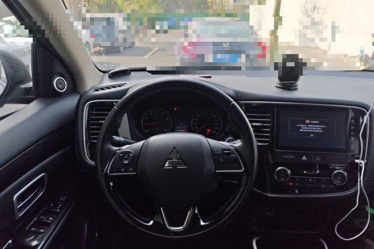 Used Mitsubishi Outlander 2018 2.0L Two-Wheel Drive Glory Edition 5 Seats
