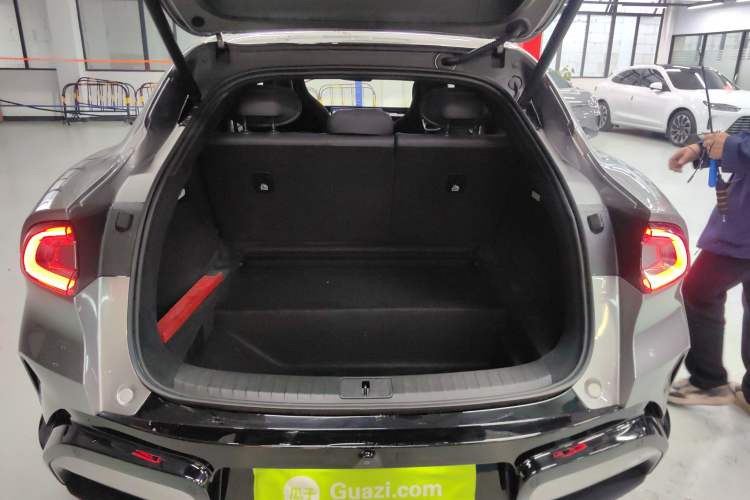 Used Xiaomi Auto YU7 2025 Ultra-Long Range All-Wheel Drive Pro Version
