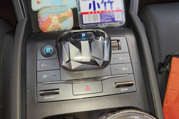 Used BYD Qin L 2024 DM-i 80KM Leading Model Gear Lever