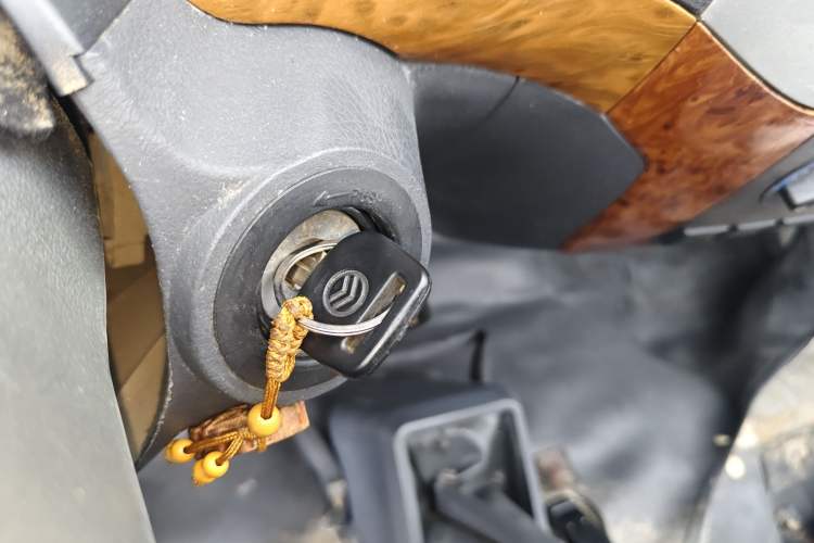 Used Golden Dragon Hiace 2010 2.0L Standard-Wheelbase Premium Version V19
