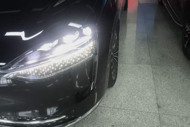 Used Hima AITO M9 2024 Range-Extended Max Edition 42 kWh 6-Seater Version Left Front Headlight