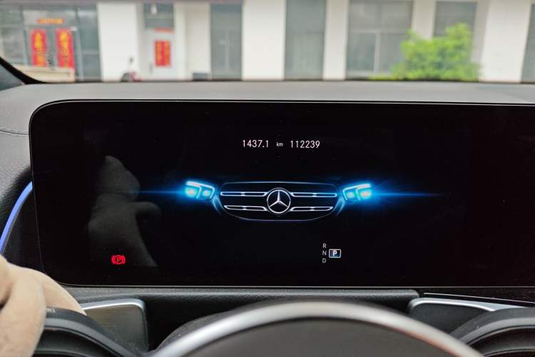 Used Mercedes-Benz GLB 2021 GLB 180 Fashion Model Odometer Close Up