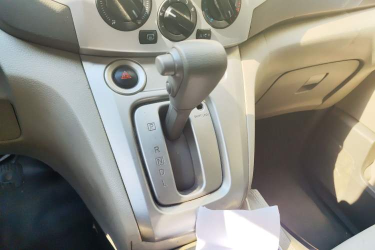 Used Nissan NV200 2014 1.6L CVT Luxury Model China V Standard
