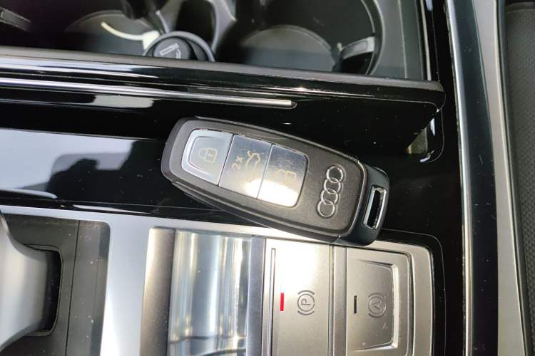 Used Audi Q8 2019 55 TFSI Prestige Dynamic Edition Vehicle Key