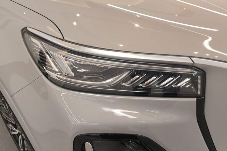 Used Hongqi HS5 2023 2.0T Four-Wheel Drive Flagship Pro Edition Exterior 3