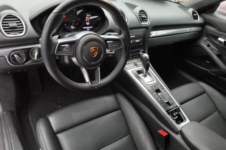 Used Porsche 718 2022 Boxster 2.0T Center Console