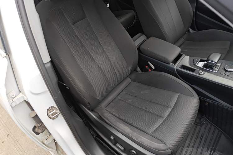 Used Audi A4L 2019 40 TFSI Ambition China VI
