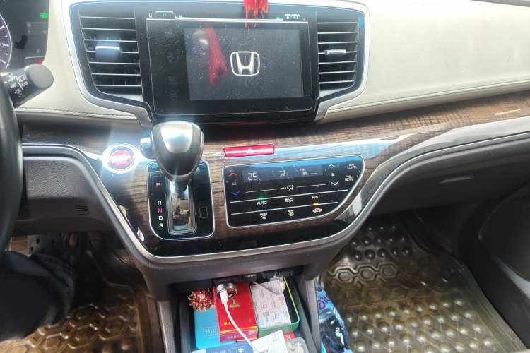 Used Honda Odyssey 2015 Updated Version 2.4L Smart Edition