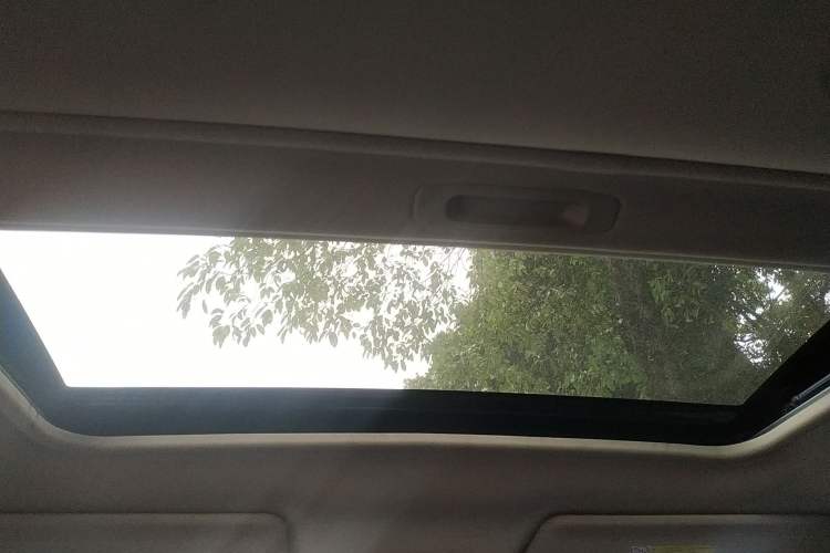 Used Mitsubishi Outlander 2019 2.4L 4x4 Zhi Xiang Edition 7 Seats China VI Standard