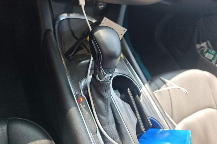 Used Chevrolet Malibu XL 2022 535T Automatic Sport Edition Gear Lever