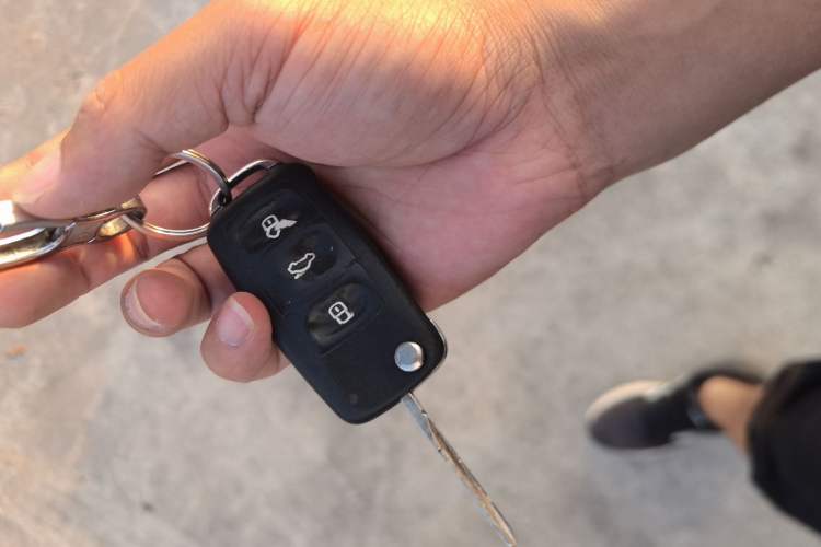 Used Volkswagen Lavida 2013 Restyled Classic 1.6L Manual Comfort Edition Vehicle Key