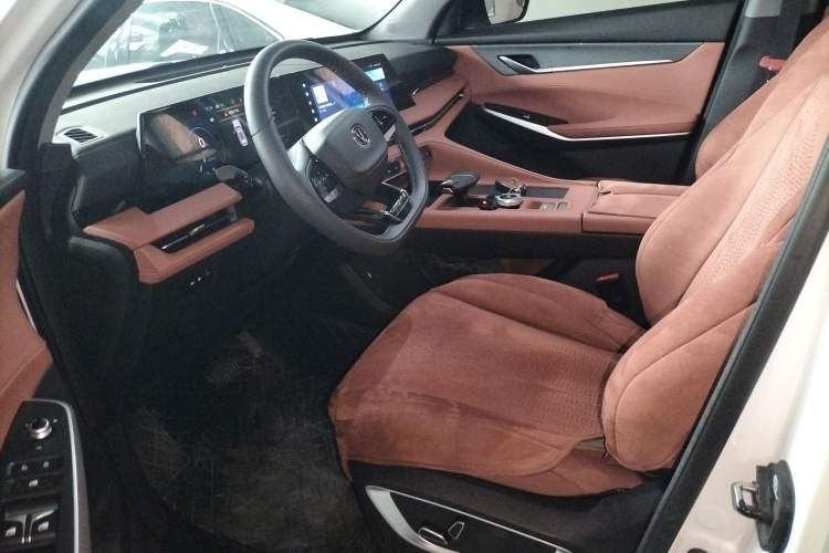 Used Changan CS75 PLUS 2025 Model, 3rd Generation Champion Edition 1.5T Jinghang Version
