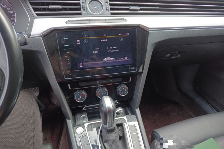 Used Volkswagen Magotan 2019 280TSI DSG Leading Model China VI Standard Audio And AC Panel