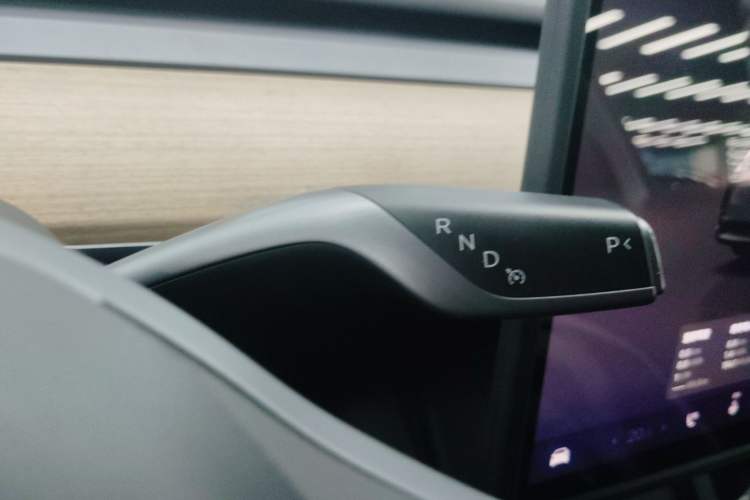 Used Tesla Model Y 2023 Long-Range All-Wheel-Drive Version Gear Lever