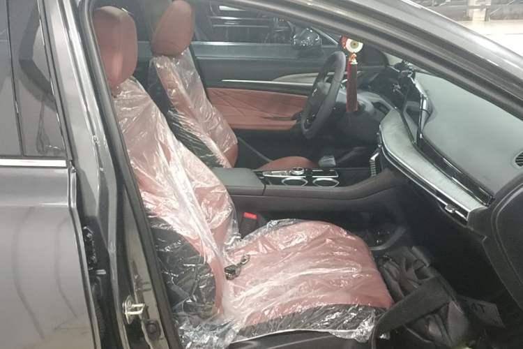 Used CHANGAN Eado 2025 PLUS 1.4T Dual-Clutch High-Energy Version Right Front Seat