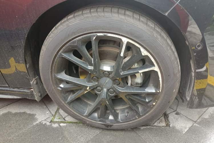 Used Lynk & Co 03 2022 1.5TD DCT JingPro Right Front Wheel Hub