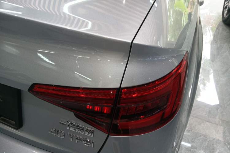 Used Audi A4L 2017 40 TFSI Fashion Model Right Rear Taillight