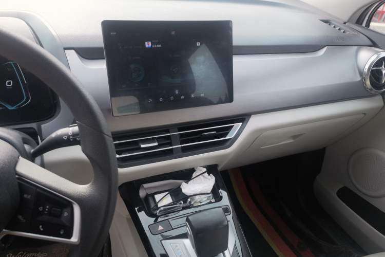 Used BYD Yuan Pro 2021 401 km Luxury Version Audio And AC Panel